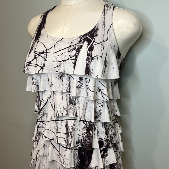 Ruffled Women’s Tank Top from Forever 21 - Picture 5 of 13